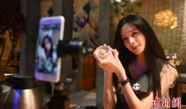 91有哪些网红主播直播,揭秘热门直播间背后的魅力与影响力”