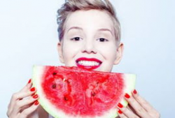 吃瓜美女爆料图片下载,揭秘幕后真相，带你领略吃瓜界的魅力瞬间